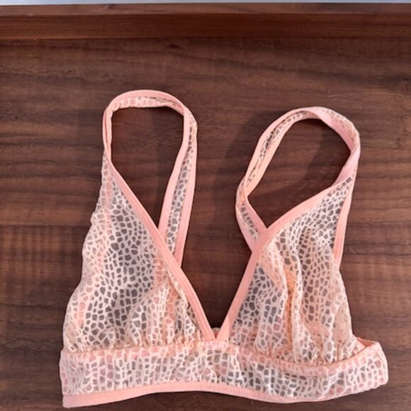 Underbares The Everyday Bra in Light Peachy Pink Medium - Picture 2 of 5